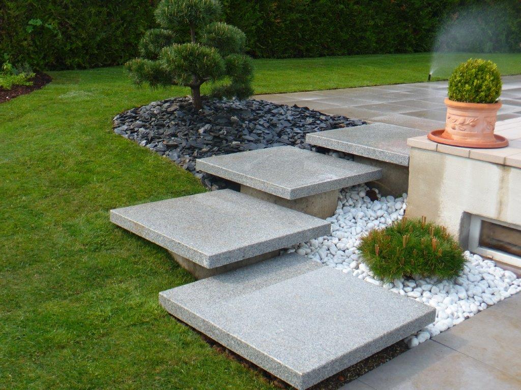 ESCALIER SUSPENDU PLANTATION PAILLETTE ARDOISE GAZON | Espaces verts J-L LIPP & FILS Découvrez nos services d’aménagement extérieur Colmar