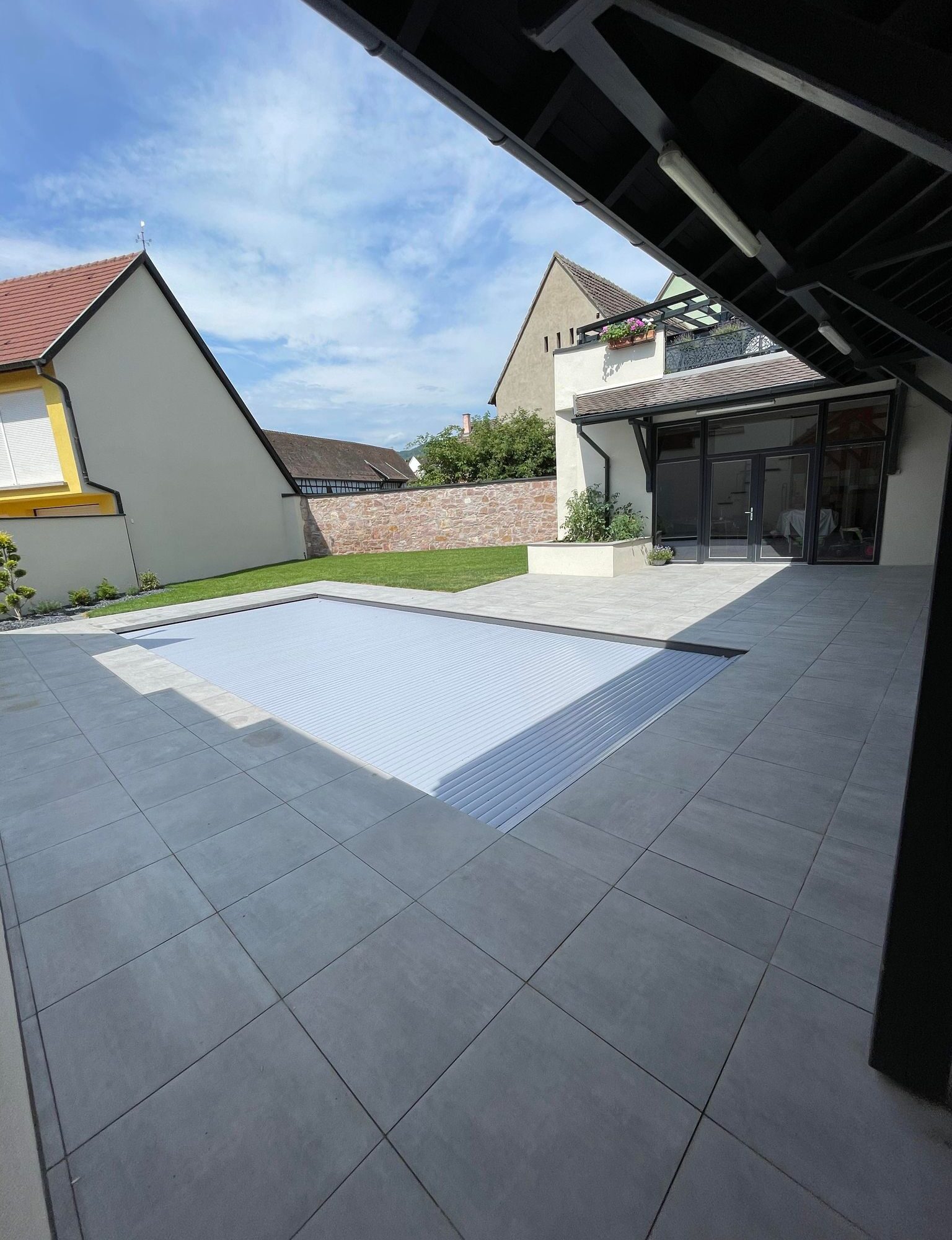 Comment choisir votre couverture de piscine en volet immerg&eacute; ? Erstein