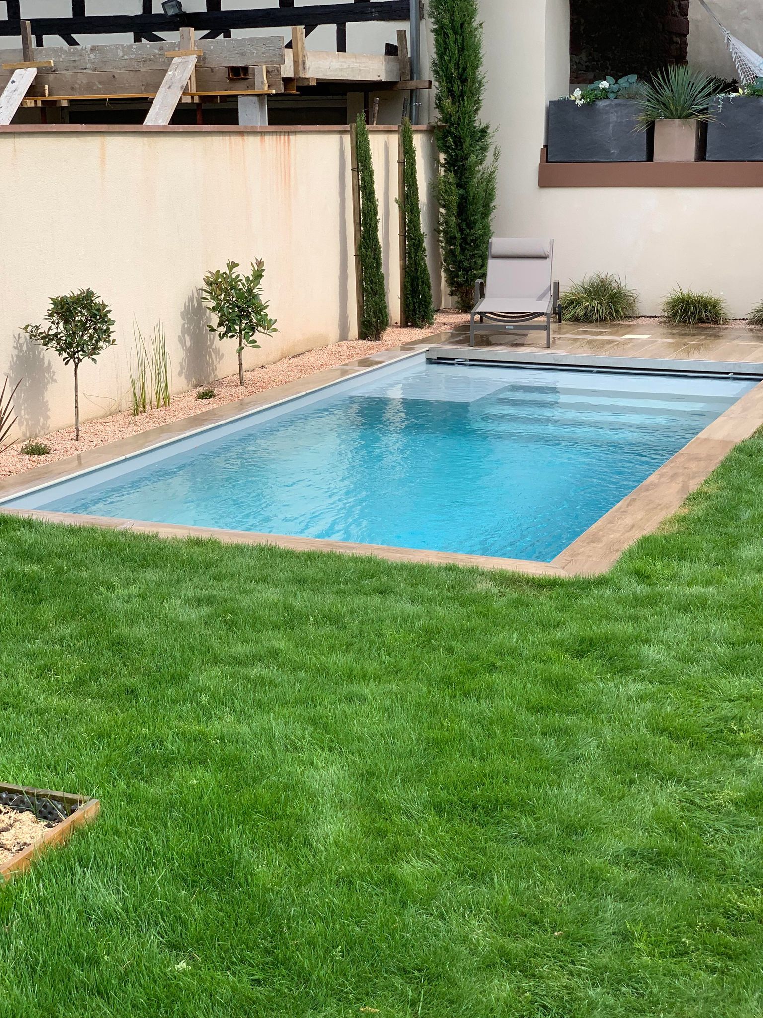 PISCINE | Espaces verts J-L LIPP & FILS Comment concevoir une piscine en agglo béton sur mesure adaptée à votre terrain unique ? Erstein 0