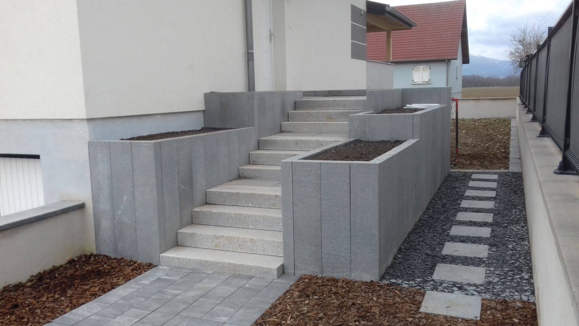 Palissade, terrassement ou mur de soutènement : quelles solutions pour sécuriser et embellir votre extérieur ? Wittenheim