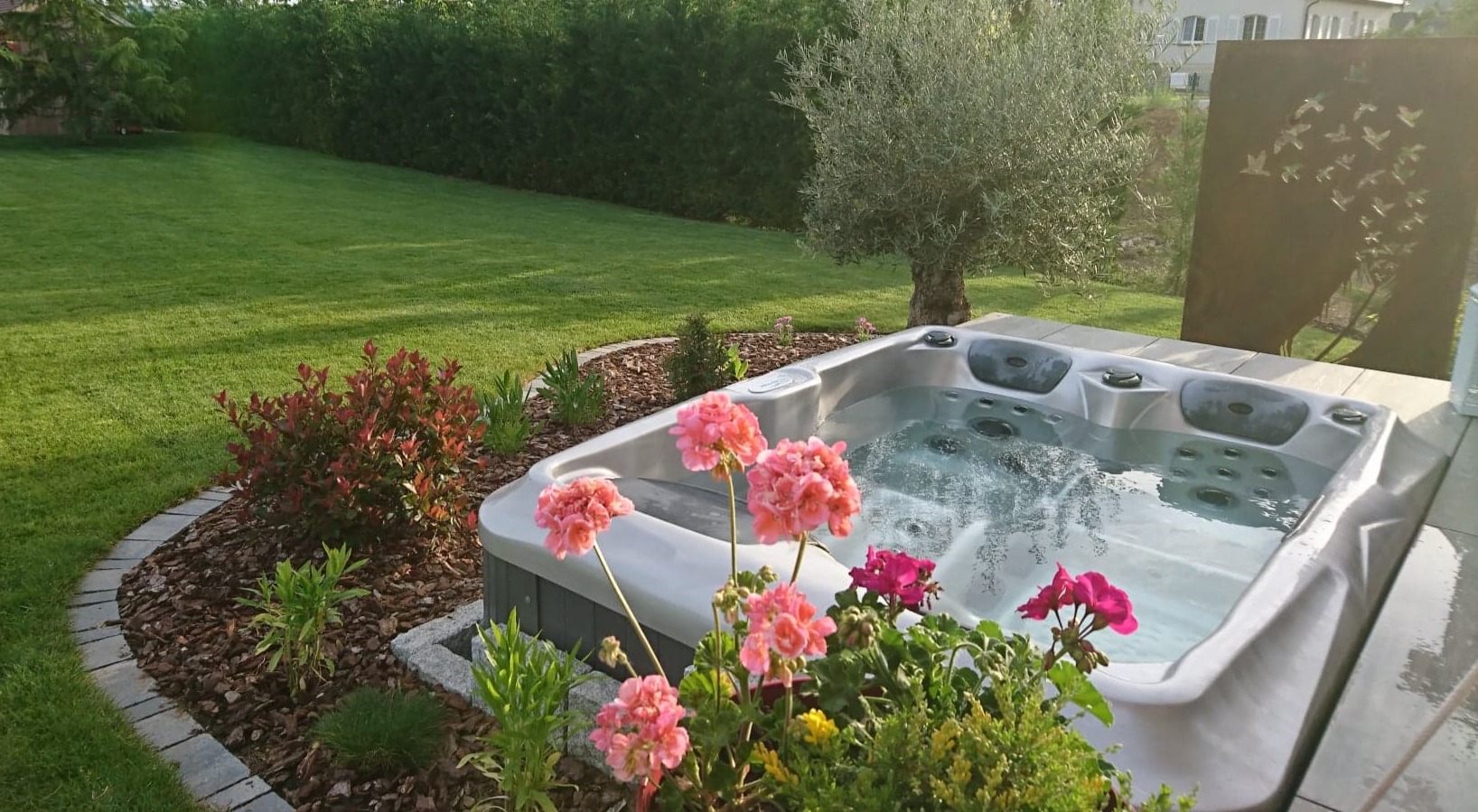 Quelles sont les diff&eacute;rences entre un spa traditionnel et un spa de nage ? Illzach