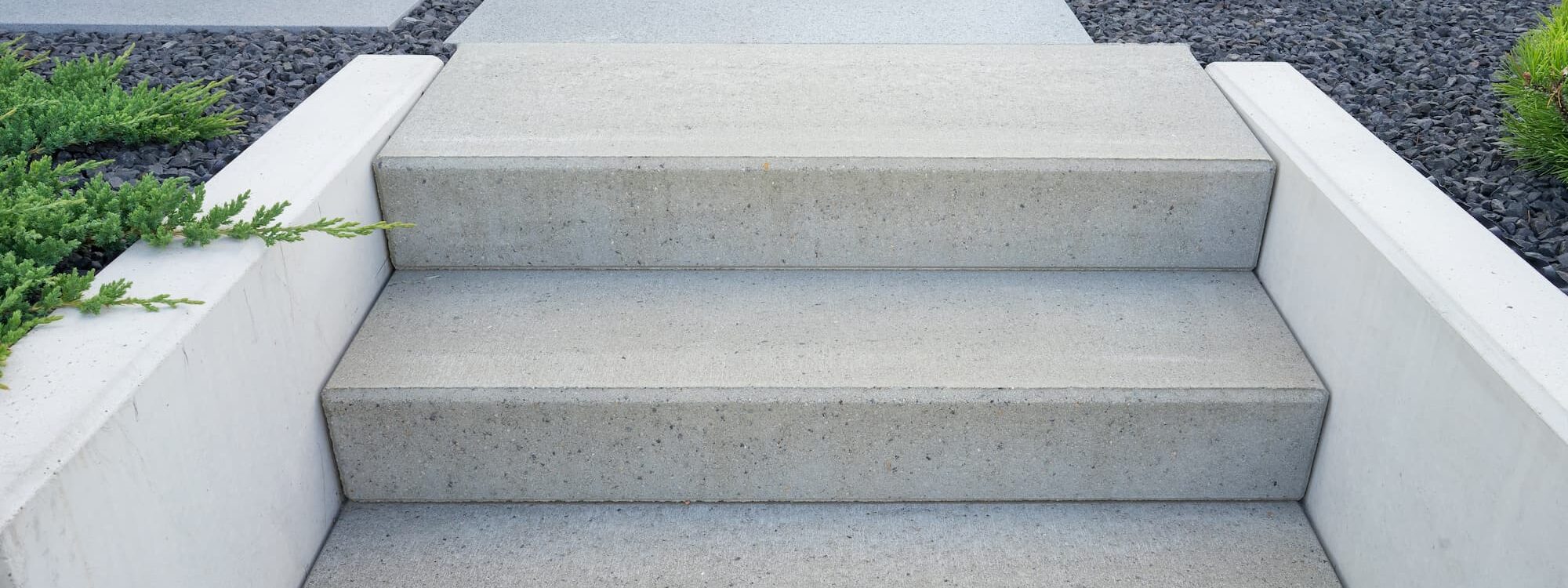 Quels escaliers ext&eacute;rieurs pour allier s&eacute;curit&eacute; et design dans votre jardin ? Colmar